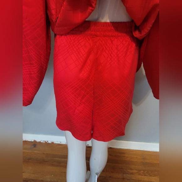 Victoria's Secret Red Satin Pajama Short Set, BNWT, Size XXL - Picture 4 of 7
